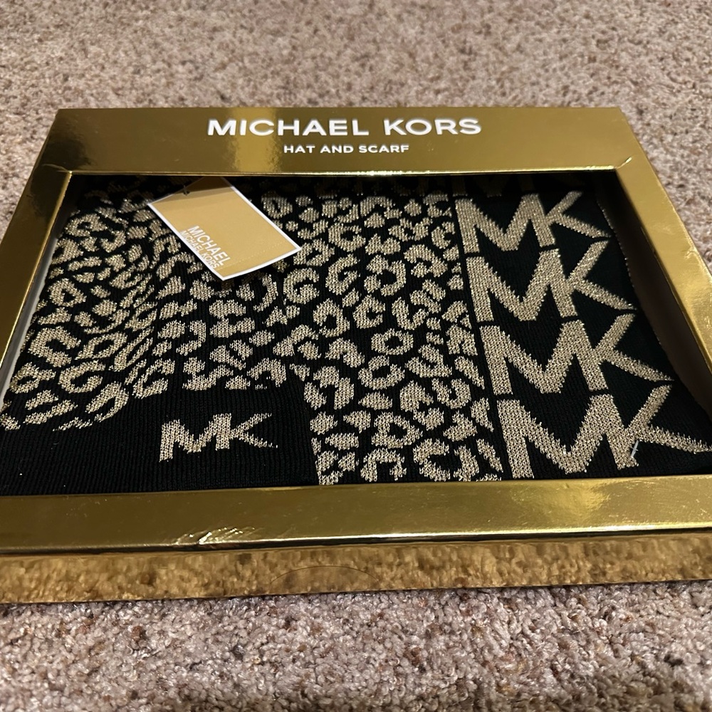 Michael Kors Leopard Print Hat and Scarf in Black and Gold